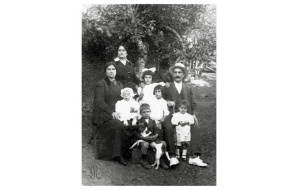 1916 - Familia Antonio  Pena en el bosque